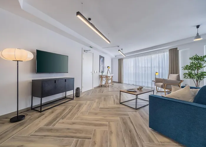 The Cube - Designer Finished Studio By Sf Homes